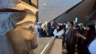 أعصاء مجلس "الألكسو" يزورون المتحف المصري الكبير.. صور 