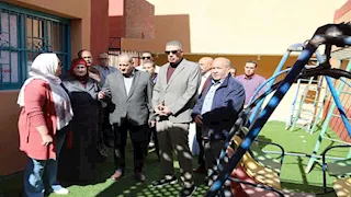 بالصور- محافظ أسوان يتابع صيانة وتطوير مدرسة أبازيد الرسمية للغات