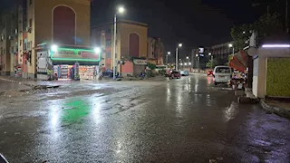 أمطار خفيفة على مناطق متفرقة بالسويس (صور)