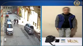 فيديو مثير | شاب يسرق حقيبة سيدة بالشارع في دمياط.. الداخلية تتحرك