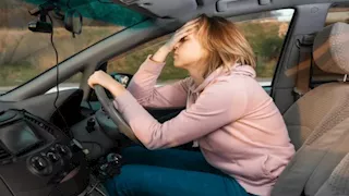 وضعيات قيادة شائعة تضر بالظهر والرقبة.. احذرها