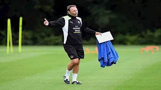 "قالوا إننا منتخب صغير ومجموعتنا هي الأصعب في أمم أفريقيا".. مصراوي يحاور مدرب جزر القمر