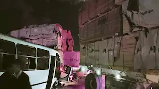 إصابة 21 عاملًا في حادث تصادم بطريق جمصة بالدقهلية (صور)