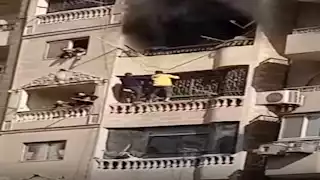 فيلم أكشن في سينما الواقع.. شباب ينقذون 3 أطفال من الموت حرقًا في فيصل