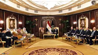 وزير الداخلية يستقبل نائب رئيس الوزراء الكويتي