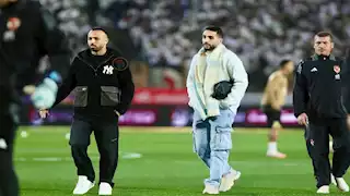 "مجرتش ورا مغريات الدنيا".. كيف علقت الجماهير على فيديو لاعب الأهلي في صلاة التراويح؟
