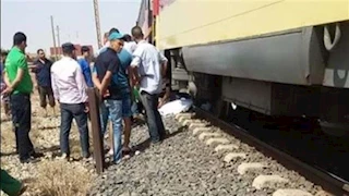 جثته تحولت لأشلاء.. مصرع عامل دهسا أسفل عجلات القطار في قنا