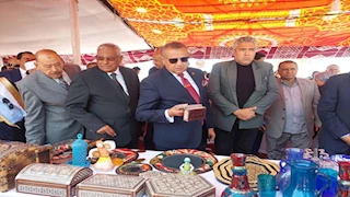 بالصور- محافظ جنوب سيناء يفتتح معرض الحرف اليدوية والتراثية بمدينة طابا 