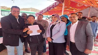 محافظ جنوب سيناء يسلم عقود عمل لذوي الهمم