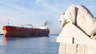 ناقلة البترول "كريساليس" تعبر قناة السويس في أول رحلة لها منذ يوليو الماضي