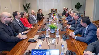 قناة السويس توقع عقود إنشاء ساحة شاحنات ذكية بميناء غرب بورسعيد