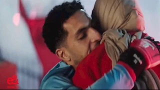 مصطفى شوبير ووالدته يظهران في إعلان إحدى شركات الاتصالات في رمضان (فيديو وصور)