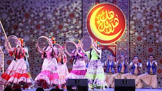 فرقة القومي للمسرح تشدو بأغاني زمن الفن الجميل في "هل هلالك 9" 