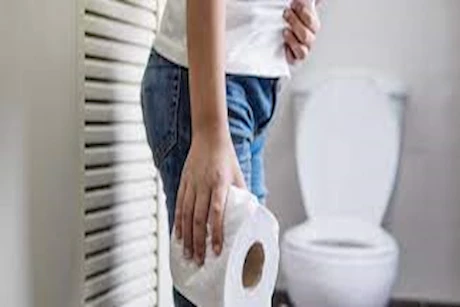 منها شرب البول.. أغرب العلاجات الطبية على مر التاريخ