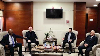 استقبال إنفانتينو ومتابعة فطار المطرية.. ماذا فعل وزير الرياضة بالتزامن مع أزمة القمة؟ (صور)