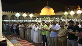بث مباشر | نقل شعائر صلاتي العشاء والتراويح ليلة الجمعة 14 رمضان من الجامع الأزهر