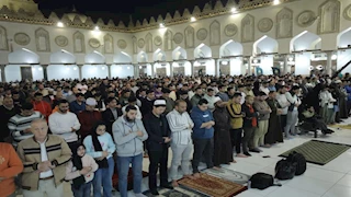 يلتمسون ليلة القدر.. الجامع الأزهر كامل العدد بالمصلين في الثلث الأخير من شهر رمضان