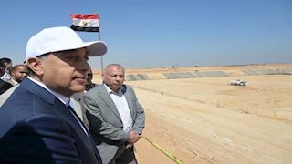 صور.. "مدبولي" يتفقد إنشاء محطة الصرف الصحي الصناعي بالعاشر من رمضان