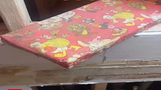 سلي صيامك: رجل يعثر على هدية عمرها 47 عاما في جدار منزله (فيديو وصور)