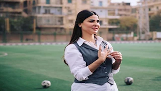 نورهان منصور تتألق في كواليس "قهوة المحطة" بدور طبيبة 