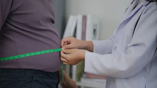 صحتك في رمضان.. كيف يؤثر محيط خصرك على دماغك؟