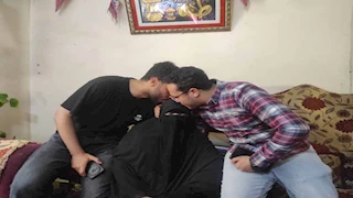 قهرت إعاقتها وأميتها.. الأم المثالية بالبحيرة ربت طبيبًا ومهندسًا وحصلت على شهادتها (فيديو وصور)