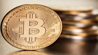 "بتكوين" تتراجع بعد خفض الفيدرالي الأمريكي لسعر الفائدة اليوم