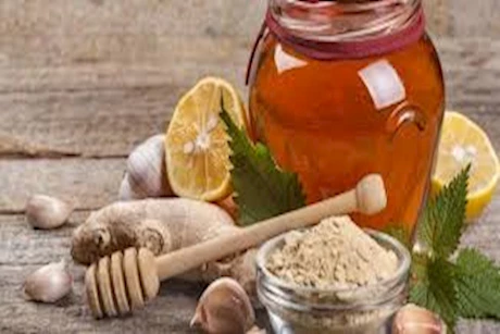 ماذا يحدث لجسمك عند شرب الزنجبيل بالعسل قبل النوم؟