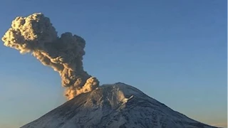 بركان في صقلية يثور مجددا ويطلق سحابة رماد