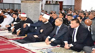 وزير الأوقاف ومحافظ جنوب سيناء يؤديان صلاة الجمعة بمسجد الصديق بنويبع
