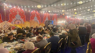 نادي جزيرة الورد يجمع 3000 شخص على مائدة إفطار خيري في المنصورة -صور