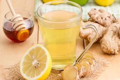 أضرار تناول شاي الزنجبيل على معدة فارغة