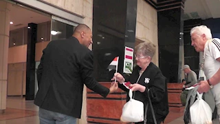 تحمل 816 سائحًا.. السفينة "أستوريا جراند" تصل ميناء الإسكندرية- صور