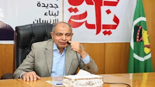 محافظ المنيا يعقد لقاء مع موظفي إدارتي الشئون الإدارية والمركبات بالديوان   