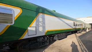 صور.. وزير يتفقد مصنع كولواي وورش كوم أبو راضي لتوطين صناعة السكك الحديدية