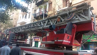 صور.. حريق بأحد عقارات ميدان عابدين وقرارات عاجلة من محافظة القاهرة