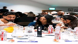 بمناسبة رمضان.. خطبة دينية وإفطار جماعي في مانشستر يونايتد (صور)