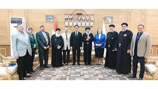 رئيس جامعة بنها يستقبل وفدًا من الكنيسة للتهنئة بعيد الفطر