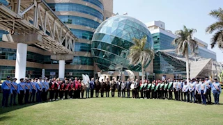 قوات الدفاع الشعبى والعسكرى في زيارة لعدد من الطلبة لمستشفى سرطان الأطفال (57357)