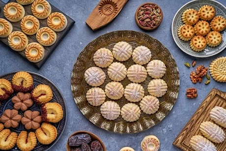 خبيرة تغذية تحذر: هذه المشروبات ممنوعة بجانب حلويات العيد