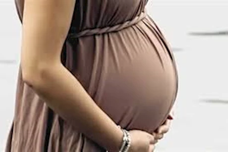 استشاري: الإفراط في تناول كحك العيد يؤدي إلى تشوهات الجنين