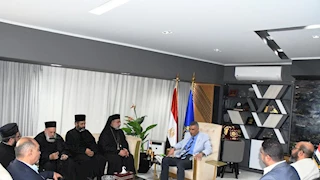 بالصور .. وفد الأقباط الكاثوليك يقدم التهنئة لمحافظ أسوان بمناسبة عيد الفطر المبارك 