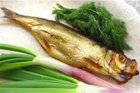 مع أقتراب عيد الفطر.. فوائد تناول البصل مع الأسماك المملحة 