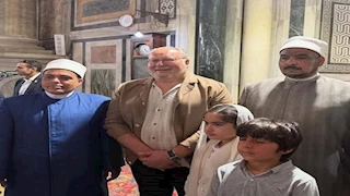 الملك أحمد فؤاد الثاني يصل إلى مصر في زيارته السنوية.. ويصلي الجمعة بمسجد الرفاعي 