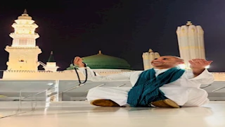 أحمد سعد يؤدي مناسك العمرة والجمهور يعلق