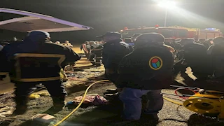 مدير أمن أسيوط يتفقد موقع حادث تصادم مروع على الطريق الغربي- صور