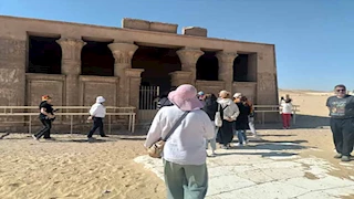 محافظ المنيا: استقبلنا أفواجًا سياحية من 10 دول أوروبية خلال رمضان (صور)