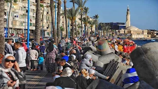 الإسكندرية تحتفل بالعيد.. الشواطئ والمتنزهات تستقبل المواطنين - صور