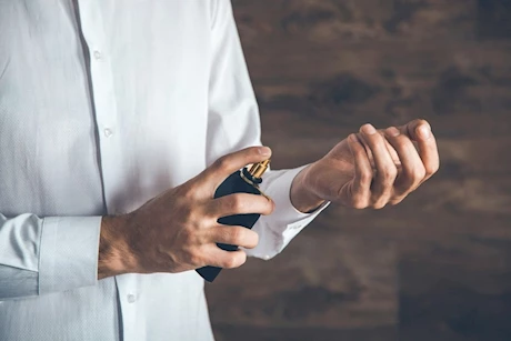 دراسة: عطركِ قد يصيبكِ بأمراض القلب والعقم