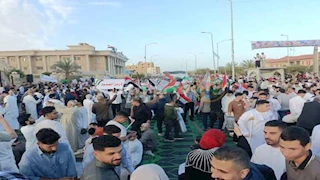 "لا للتهجير".. وقفة تضامنية في بني سويف دعمًا لفلسطين عقب صلاة العيد